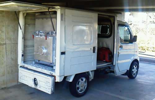 移動ペット火葬車